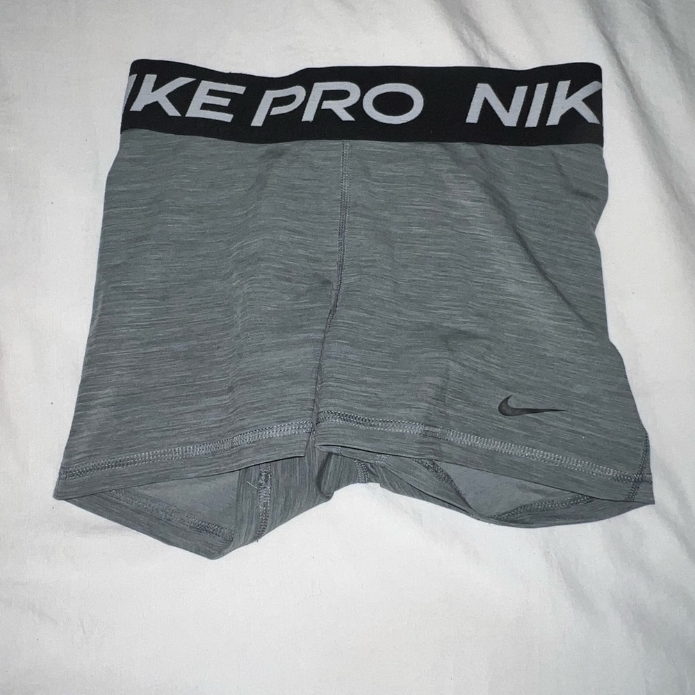Nike pro